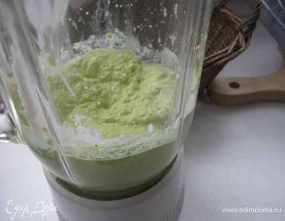 Измельчить и перемешать блендером.
