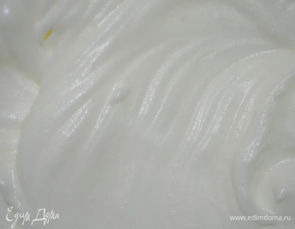 белки взбить с солью в крепкую пену