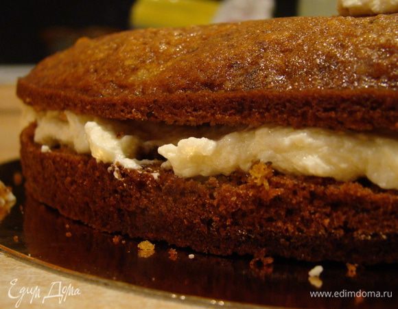 Каждый слой смазываем кремом (визуально разделите, чтобы хватило на 3 коржа)