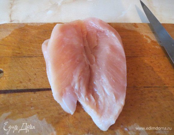 В грудках сделать надрезы с одной стороны, чтобы получились кармашки.