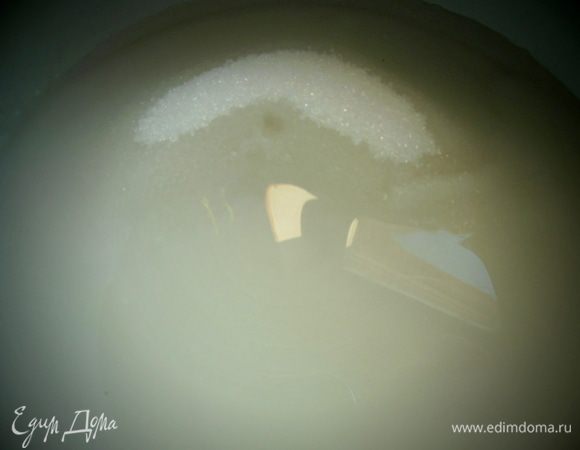 Заливаем водой (450 мл) и ставим на медленный огонь...