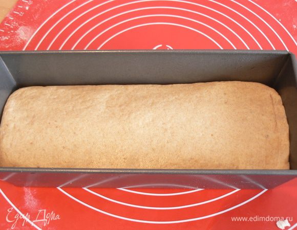 уложите в смазанную форму