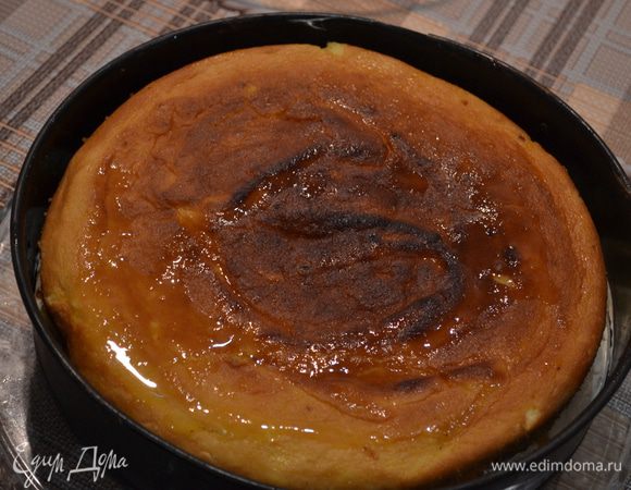 4. Накрыть бисквитом, который мы не разрезали.