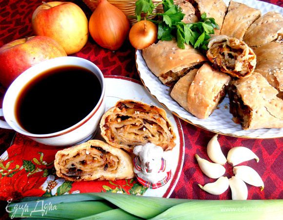 Угощайтесь все,кто любит мало теста в выпечке))) А начинка в прослоечке буквально тает во рту!!!