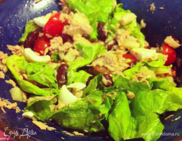 Салат готов! С кусочком черного хлеба - мммм, приятного удовольствия :)