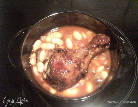 фасоль замочить на ночь, потом слить воду, налить свежую воду и поставить варить