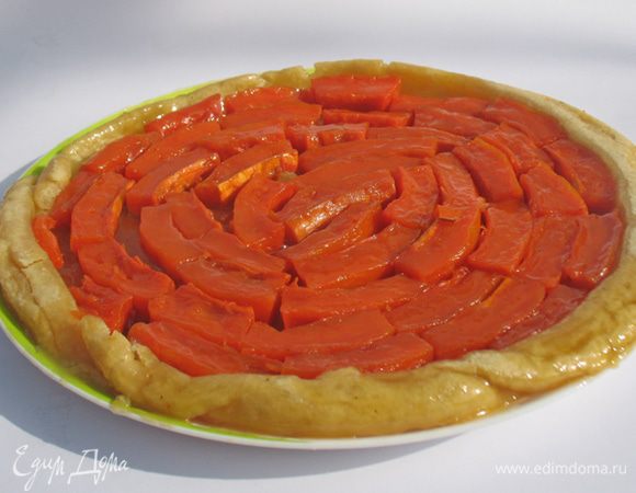 Когда татен немного остынет перевернуть его на блюдо. Даем немного остыть и наслаждаемся безумно вкусным татеном!!!! 