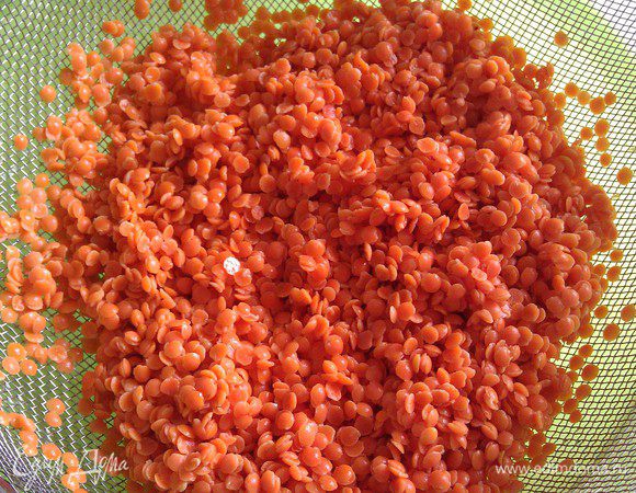 Промыть хорошо чечевицу.