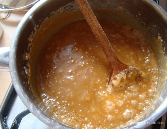 Добавить мягкое масло, размешать