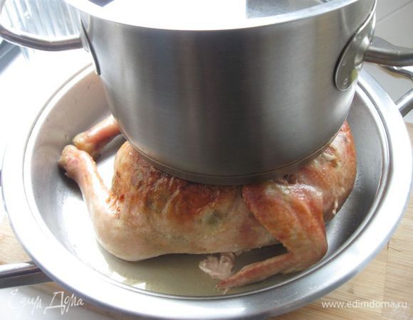 Положить  на 1 час под пресс.  Облегчить наполовину пресс и поставить в холодильник минимум на 2 часа.
