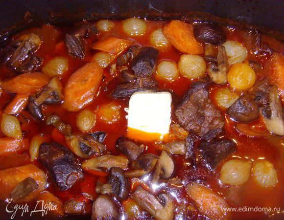 когда блюдо готово добавить столовую ложку сливочного масла, оно придаёт соусу приятной нежности и шелковистости. Посыпать петрушкой (которой у меня не оказалось))). Приятного аппетита!!!