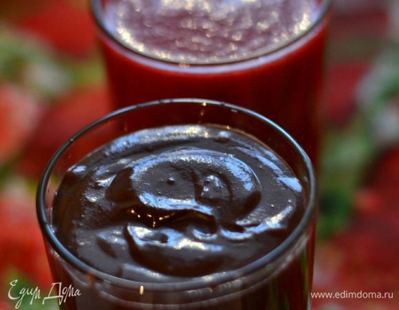 Готовые крема перелить в чистую посуду.