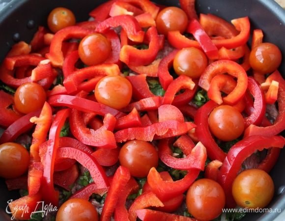 И помидоры.