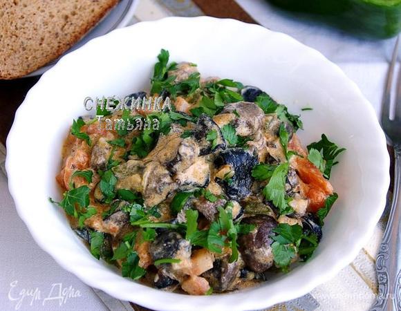 Блюдо готово! Перед подачей присыпаем рубленой петрушкой. 
