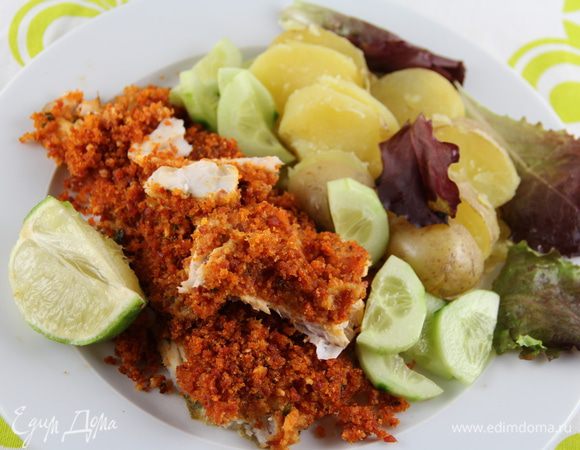 Подаем с запеченным картофелем, салатом рокет или рукола и дольками лайма (у меня отварной молодой картофель). Приятного аппетита))