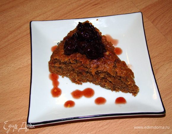 Подаем с любимым вареньем или сметаной. Приятного аппетита! п.с.у меня пирог покрылся тонкой хрустящей корочкой (предполагаю, из-за карамельного сахара и малого количества жира), но очень сочный внутри и от любого сиропа/йогурта/сметаны пропитается моментально :)