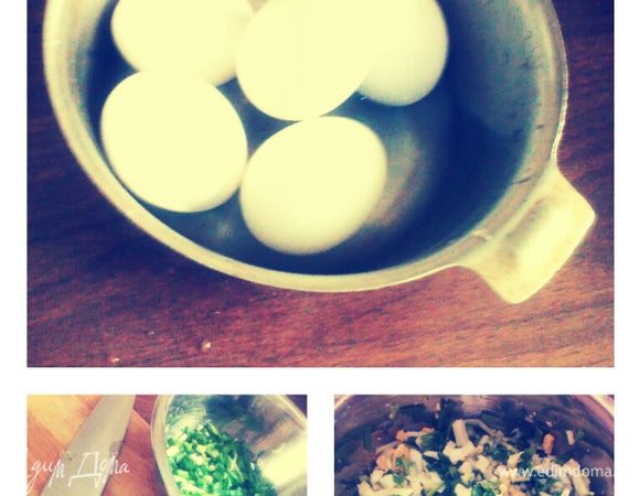 Яйца сварить. Лук нарезать мелко. Смешать в миске. Добавить соль .