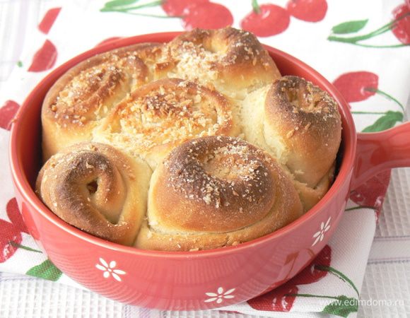 Нагреть духовку на 180-200 градусов, выпекать булочки до золотистого цвета.(немного булочек не влезло в форму)