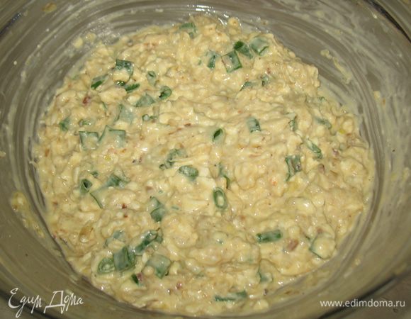 Начинку выложить сверху на тесто. 