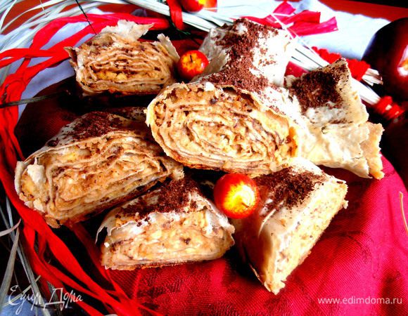 Теперь можно подавать нашу красоту с восточной начинкой к чаю,молоку или мороженому...Присоединяйтесь!!!