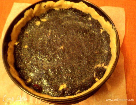 Выложить маковую начинку,