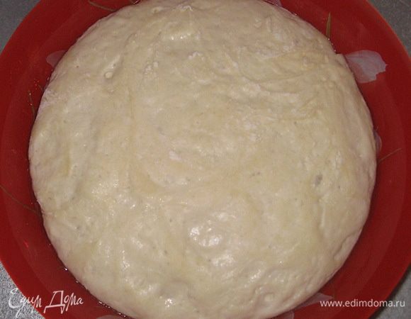 Через час тесто увеличилось в объеме в 2 раза.