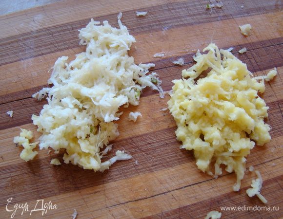 Чеснок и имбирь очистить и натереть на мелкой терке