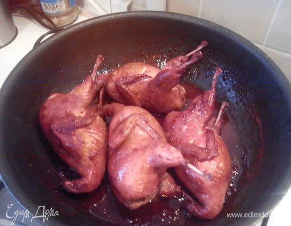 Тушить 20 минут, периодически перевораяивая. 