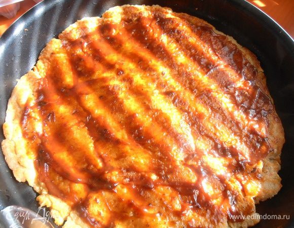 Можно,наверно,и свежие помидоры тонко сюда нарезать...