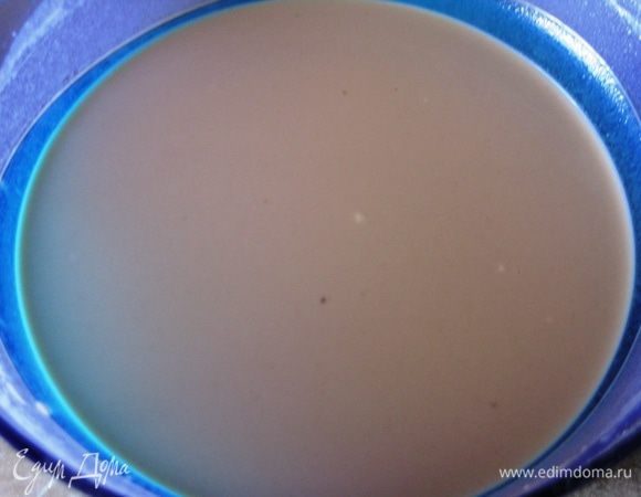 Приготовить тесто с добавлением кофе.