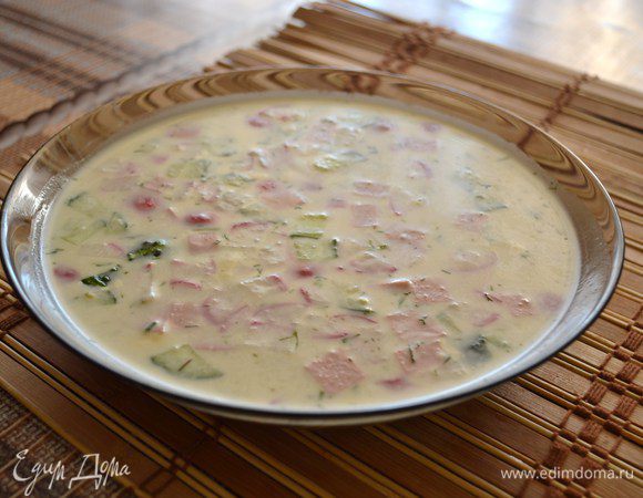 Уберите суп в холодильник на несколько часов, а лучше — на ночь. 