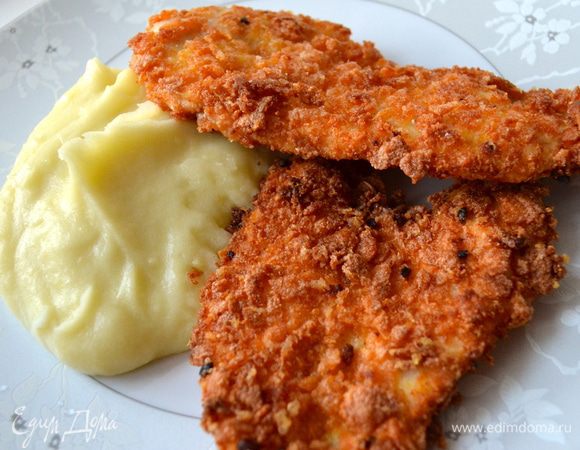 Готовые отбивные выложить на бумажное полотенце (дать впитаться лишнему жиру) и сразу подавать с Вашим любимым гарниром...  