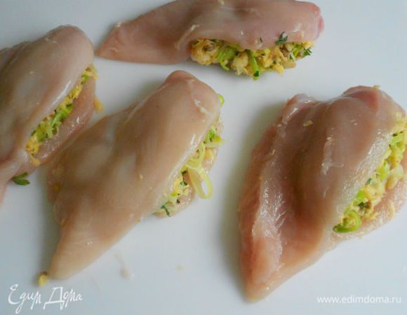 Нафаршируйте смесью грудки,