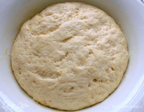 Так выглядело тесто где-то через час.