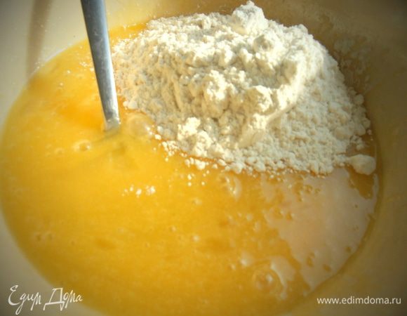 Муку с разрыхлителем...