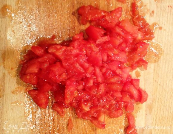 Порезать мелкими кубиками.