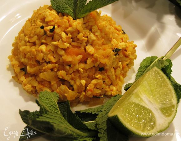 Мяту мелко порезать, добавить к рису с курицей. Приятного аппетита!