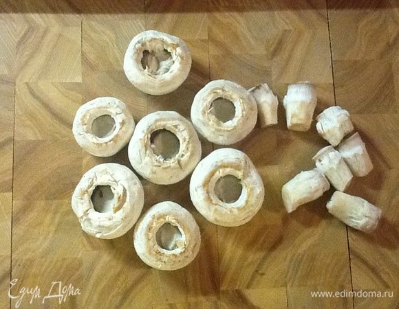 Занимаемся грибами. Отделяем шляпки.