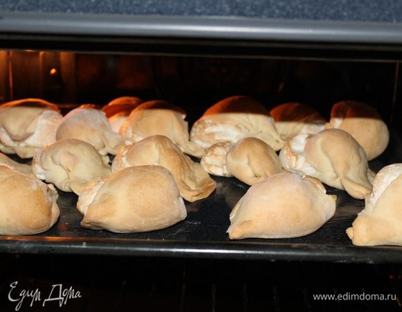 Выпекаем в духовке 10-15 мин., при температуре 160-180 градусов