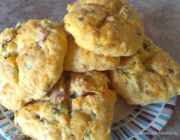 Выпекать в разогретой духовке 180 градусов 20 мин. до золотистого цвета. 