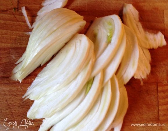 Фенхель режем кольцами.