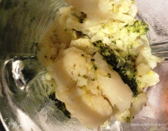 Отправляем все в блендер, измельчаем до нужной консистенции, если необходимо разбавляем кипятком.