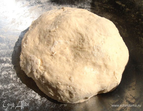 Вот такой шарик получился! Накрываем полотенцем и оставляем без сквозняков в тепле минут на 30-40...,можно до часа...