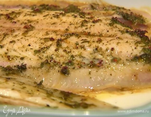 Отправить рыбу в разогретую духовку на 15 минут.