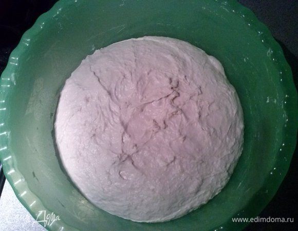 Замесить до негустого теста