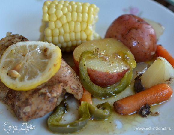 Дать постоять 5 мин.и сервировать на стол. Приятного аппетита.
Да я добавила отваренную кукурузу еще уже в готовое блюдо.