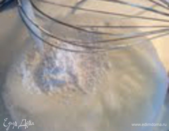 Печенье:

Желтки отделить от белков. Белки взбить до легких пиков, всыпать сах. пудру,продолжать взбивать на средней скорости 10 минут.

