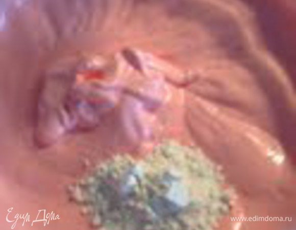 Затем аккуратно вмешать муку.

