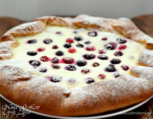 Выпекать галету в предварительно разогретой духовке при температуре 170 градусов 30-35 минут до золотистого цвета. Готовую и слегка остывшую галету посыпать сахарной пудрой. Приятного аппетита!!