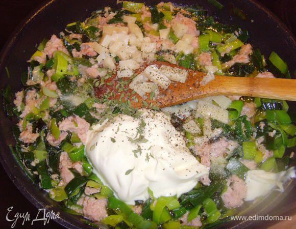 добавить мягкий сыр и натертый пармезан